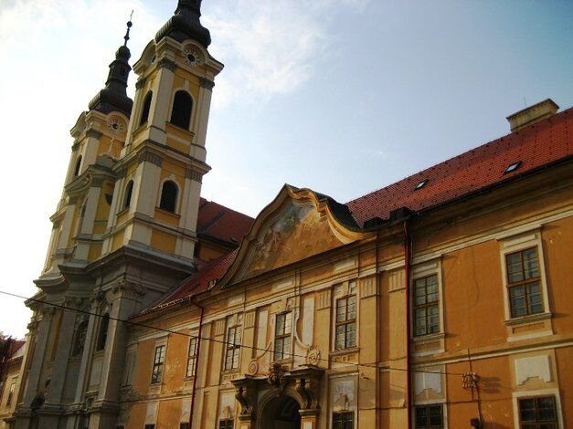 Premonštrátsky kláštor v Jasove je kláštor pochádzajúci z 12. storočia. Kláštorný komplex je jedno z